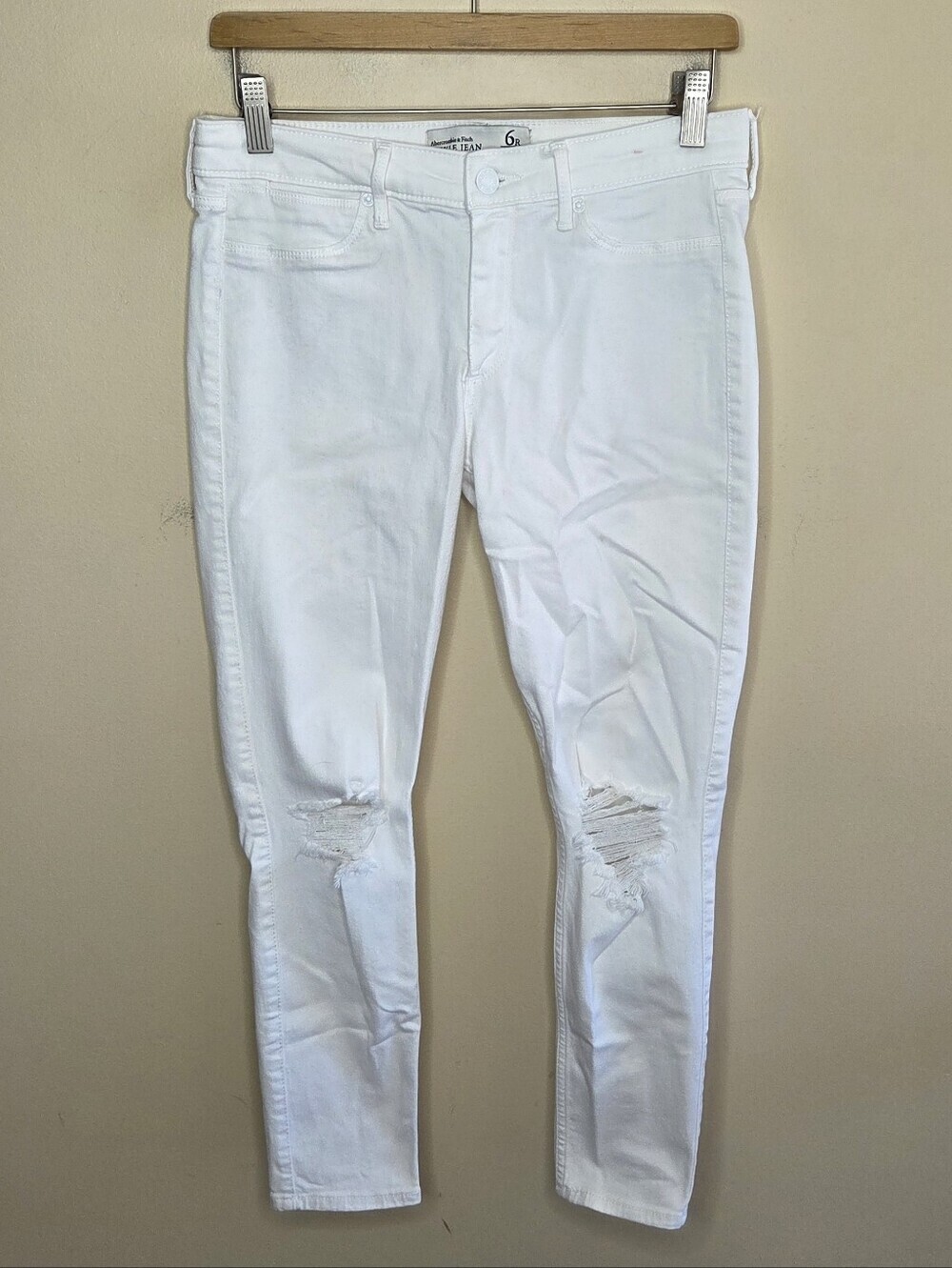 Abercrombie & Fitch White Skinny Distressed Low Rise Ankle Jeans Size 6